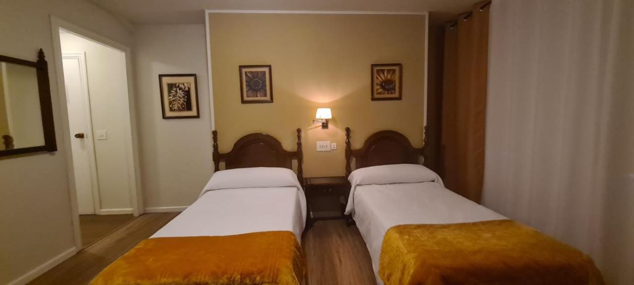 La Casa De La Abuela Hotel Narón Buitenkant foto